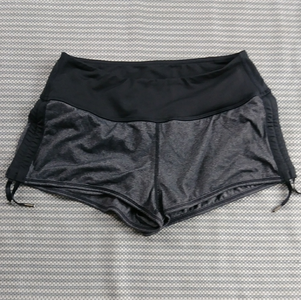 Lululemon Side Tie Shorts Sz 2